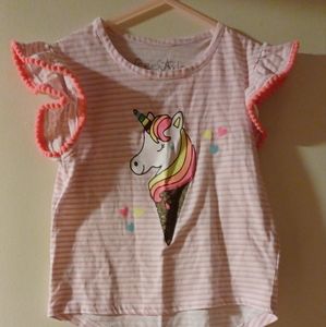 GIRLS SIZE 6 MATCHING UNICORN TSHIRT AND SKIRT.